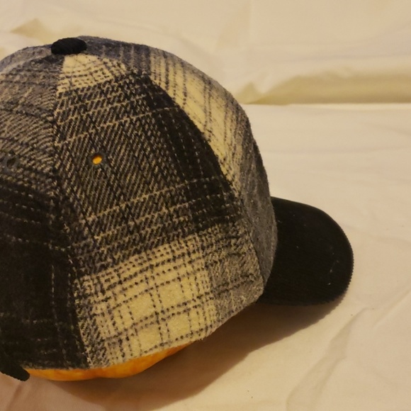 Hat - Picture 3 of 5